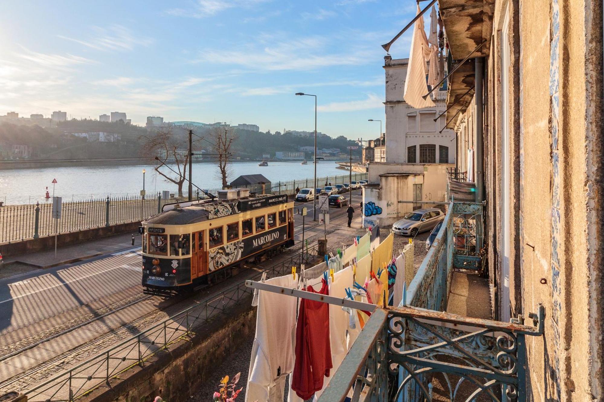 Happy Porto Hostel & Apartments Екстериор снимка